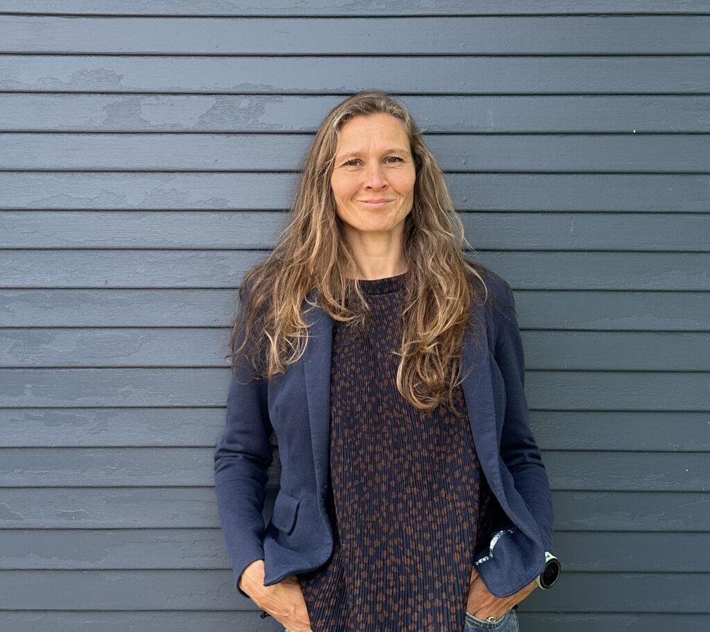 Dorthe Gram - Hjælper selvstændige, ledere og medarbejder med at have åndehuller til at have mere ro, styrke både fysisk og mentalt og til at vækste